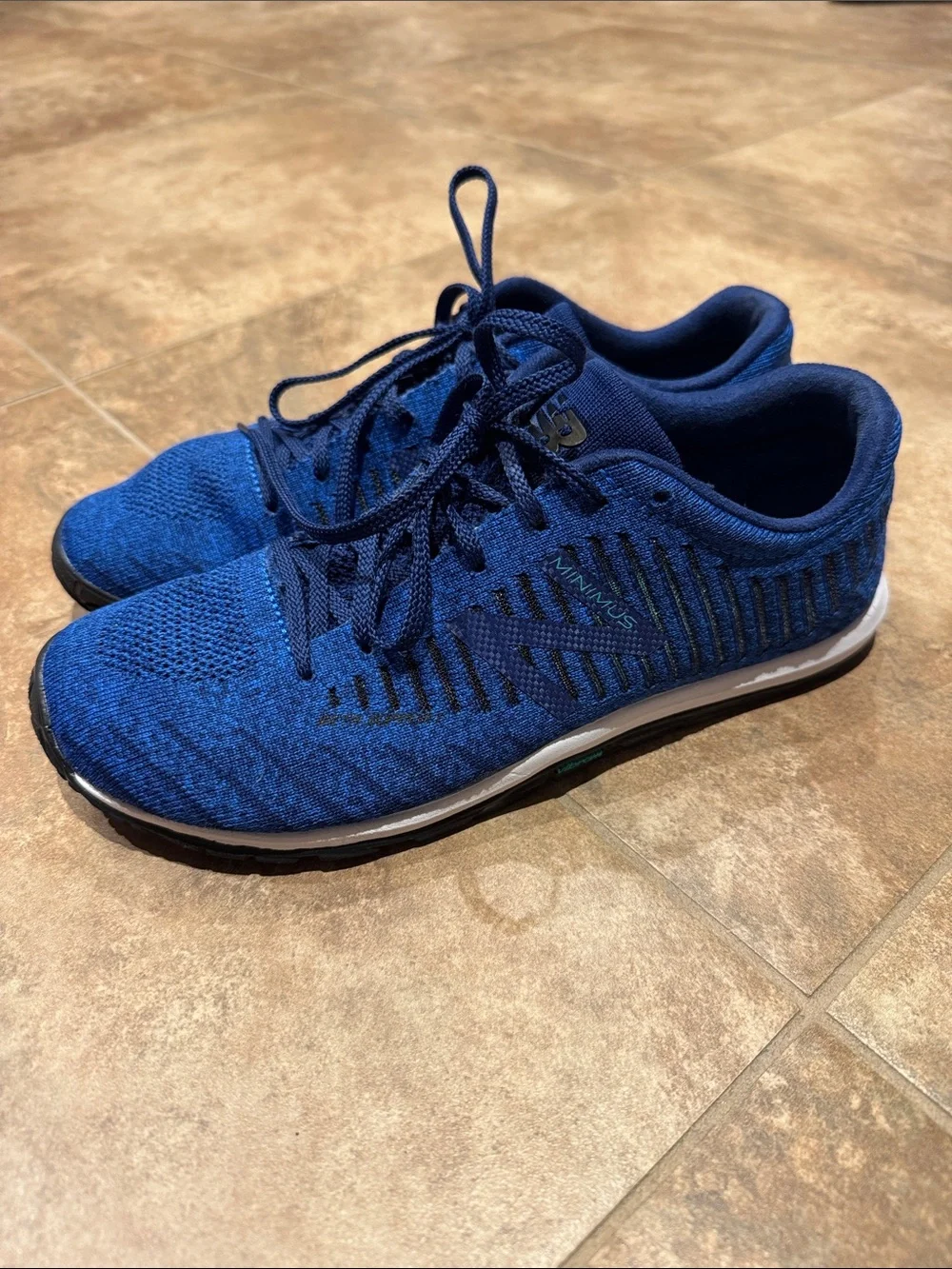Women’s New Balance Minimus 20v7 with Vibram outsole—Size 10
